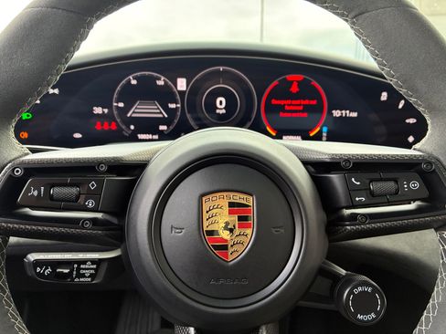 Used 2023 Porsche Taycan GTS image 31