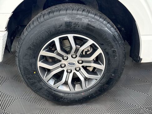 Used 2022 Ford F150 Lariat w/ Equipment Group 501A Mid image 33