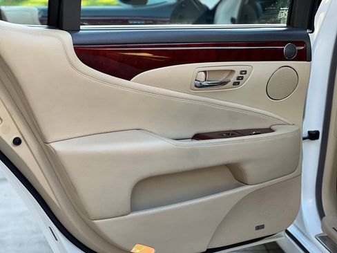 Used 2007 Lexus LS 460 L RWD image 93