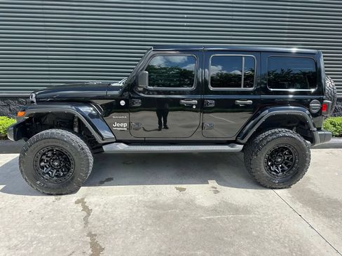 Used 2021 Jeep Wrangler Unlimited Sahara AWD/4WD image 2