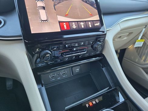 New 2025 Jeep Grand Cherokee L Limited w/ Luxury Tech Group II image 12