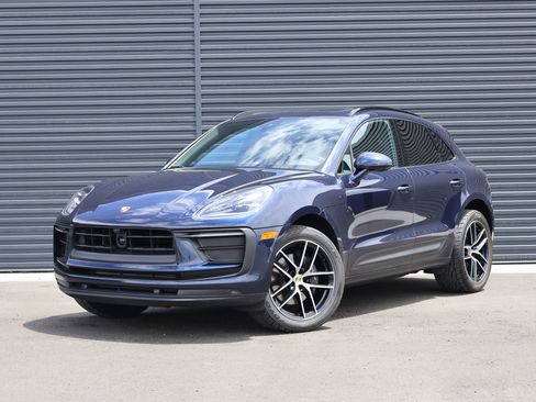 Used 2023 Porsche Macan AWD/4WD image 1