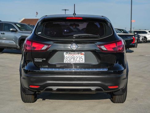 Used 2019 Nissan Rogue Sport S w/ Appearance Package FWD image 7