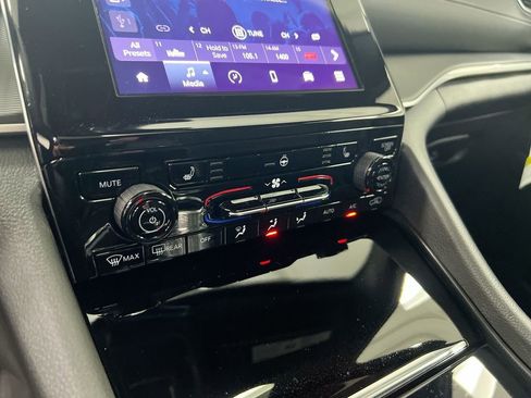 New 2026 Jeep Grand Cherokee L Laredo image 16