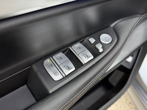 Used 2022 BMW 750i xDrive w/ Executive Package image 17