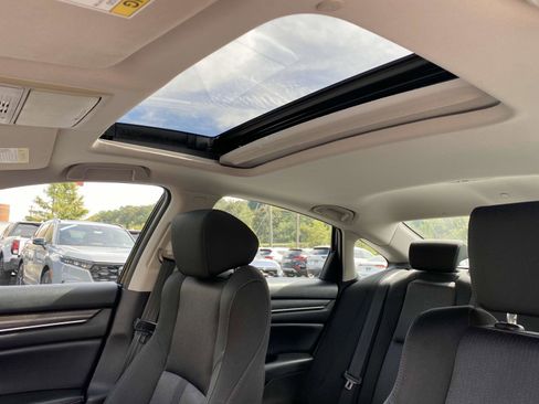 Certified 2018 Honda Accord EX image 12