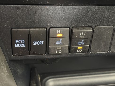 Used 2013 Toyota RAV4 Limited AWD/4WD image 25
