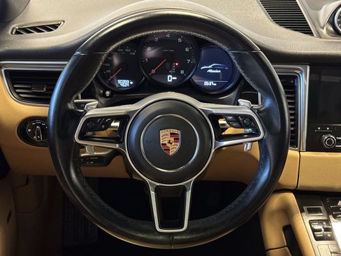 Used 2017 Porsche Macan AWD/4WD image 13