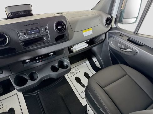 Used 2026 Mercedes-Benz Sprinter 4500 image 22