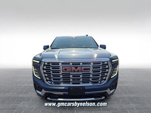 New 2026 GMC Yukon Denali w/ Denali Reserve Package AWD/4WD image 2