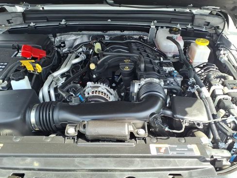 Used 2024 Jeep Gladiator Mojave AWD/4WD image 28