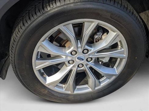 Used 2023 Ford Explorer XLT w/ Equipment Group 202A image 23