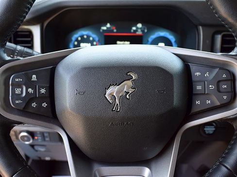 Used 2025 Ford Bronco Badlands AWD/4WD image 18