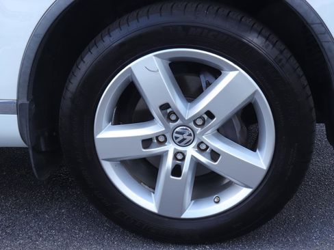 Used 2013 Volkswagen Touareg TDI AWD/4WD image 42