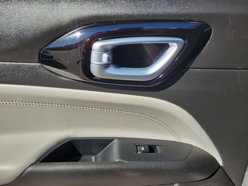 Used 2024 Jeep Compass Limited image 25