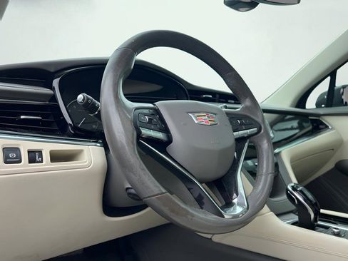 Used 2021 Cadillac XT6 Premium Luxury FWD image 28