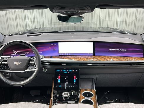 Used 2025 Cadillac Escalade Sport Platinum w/ LPO, ONYX Package image 34