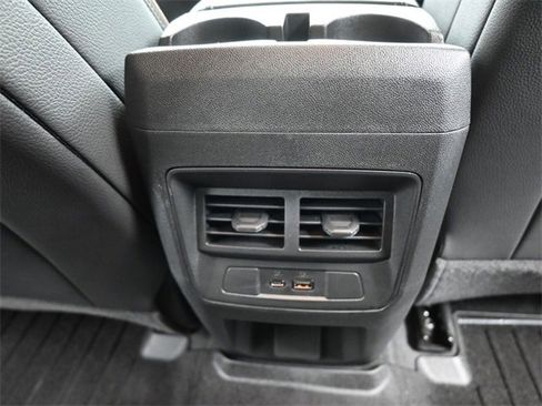 Used 2025 GMC Canyon Denali image 27