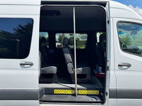 Used 2019 Mercedes-Benz Sprinter 2500 image 17