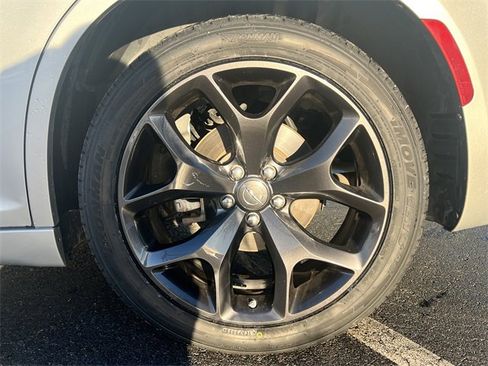 Used 2023 Chrysler 300 S image 10