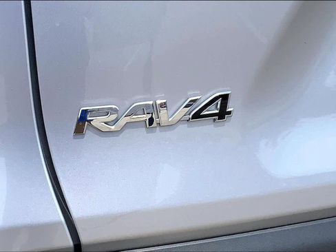 Used 2024 Toyota RAV4 LE FWD image 32