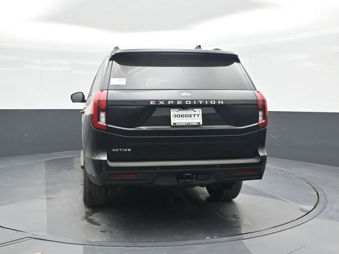 New 2025 Ford Expedition Active image 17