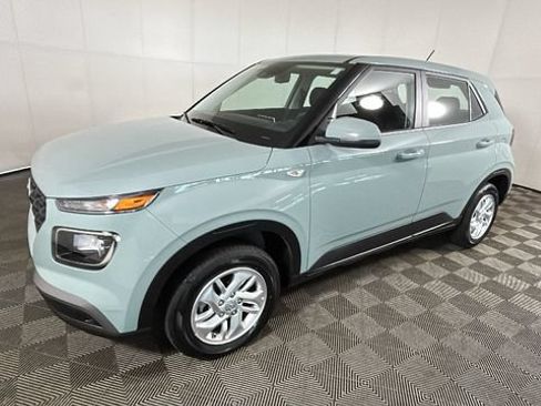 Certified 2026 Hyundai Venue SE FWD image 6