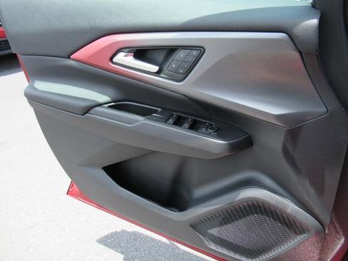 New 2025 Chevrolet Equinox EV RS image 33