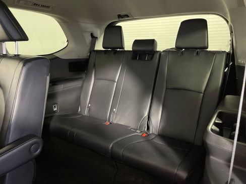 Certified 2024 Toyota Grand Highlander FWD image 30