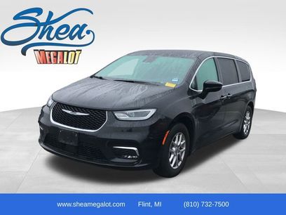 Used 2024 Chrysler Pacifica Touring-L