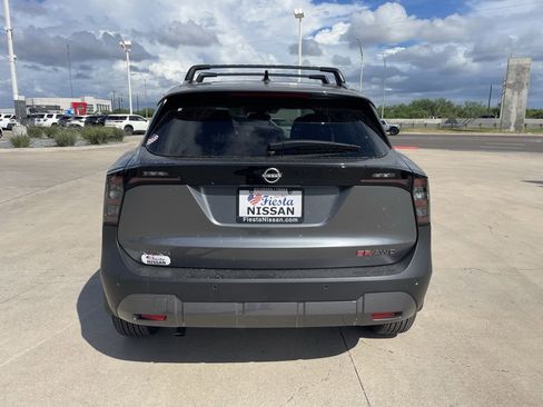 New 2026 Nissan Kicks SR w/ Cold Weather Package image 4