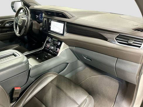 Used 2022 GMC Yukon Denali image 32