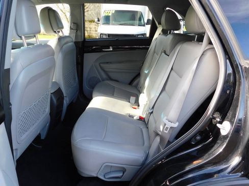 Used 2014 Kia Sorento LX AWD/4WD image 6