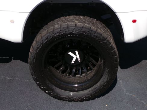 Used 2024 Ford F450 Limited w/ FX4 Off-Road Package AWD/4WD image 32