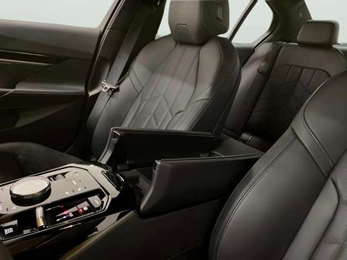 Used 2025 BMW 530i image 33