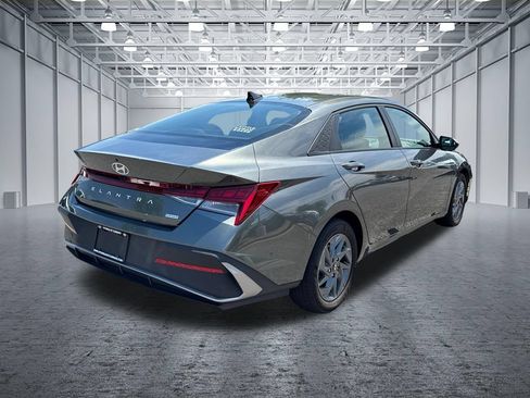 Certified 2025 Hyundai Elantra Hybrid FWD image 7