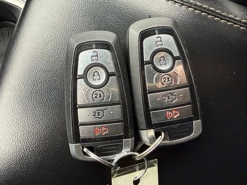 Used 2022 Ford Explorer Limited w/ Equipment Group 301A image 15