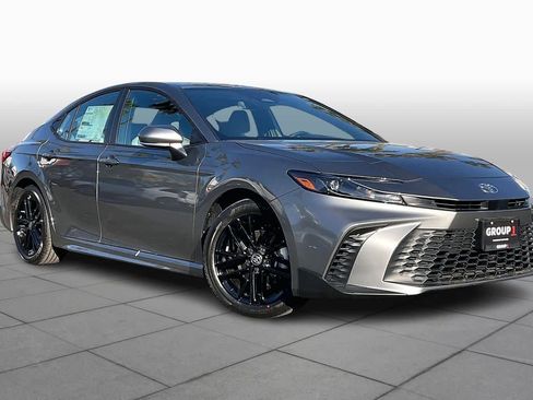 New 2026 Toyota Camry SE image 2