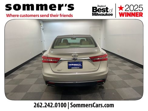 Used 2018 Toyota Avalon Limited image 4