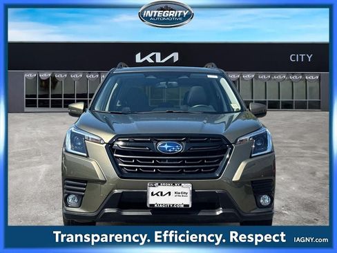 Used 2023 Subaru Forester Premium AWD/4WD image 2