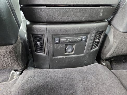 Used 2018 RAM 2500 Laramie image 32