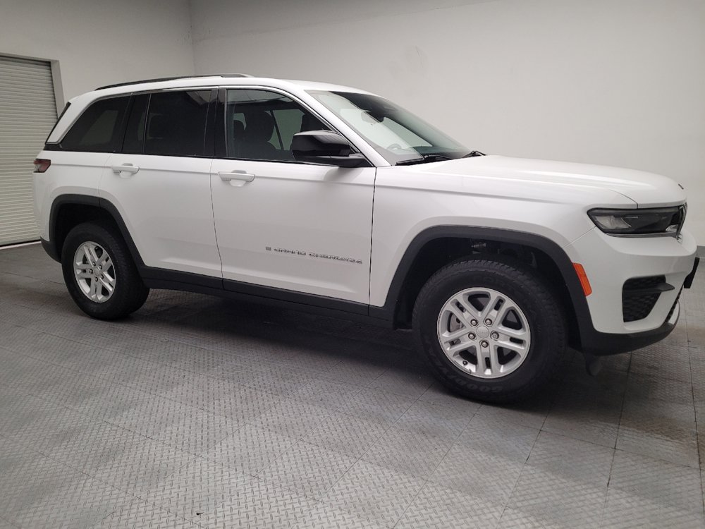 Used 2023 Jeep Grand Cherokee Laredo RWD image 11