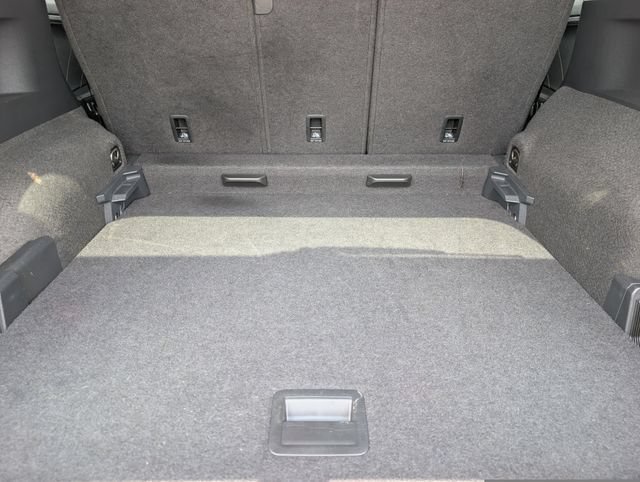 Used 2024 Volkswagen Tiguan SE AWD/4WD image 22