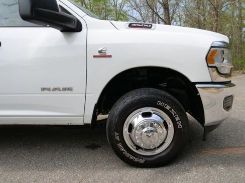Used 2024 RAM 3500 SLT w/ Quick Order Package 2YG SLT image 38