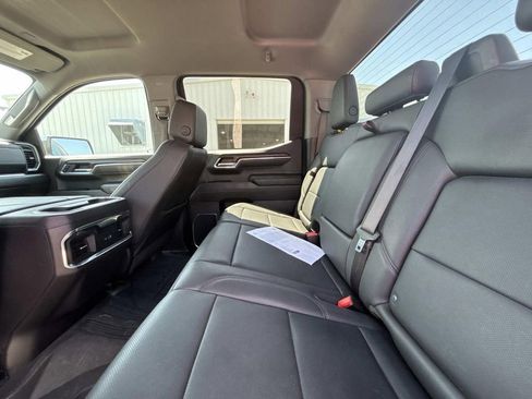 Used 2024 GMC Sierra 1500 SLT w/ SLT Premium Package AWD/4WD image 12