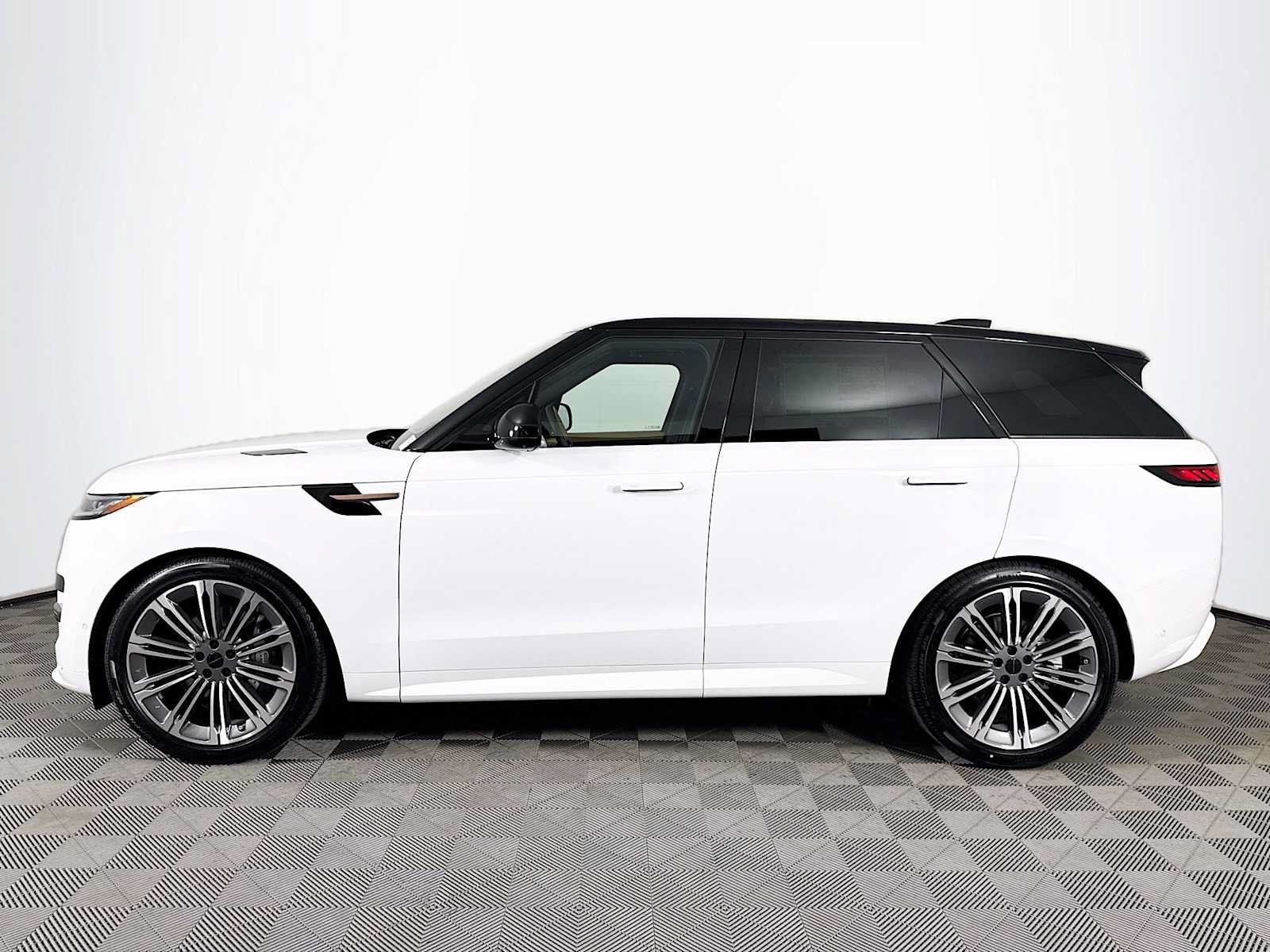 New 2026 Land Rover Range Rover Sport Dynamic SE AWD/4WD image 8