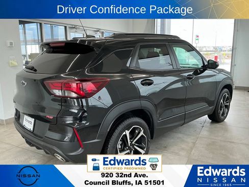Used 2023 Chevrolet TrailBlazer RS w/ Sun and Liftgate Package AWD/4WD image 9
