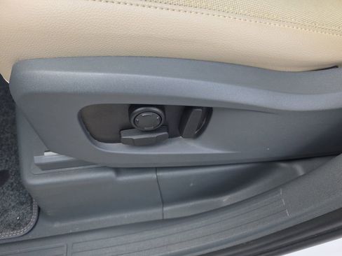 Used 2020 Land Rover Defender 110 SE image 22