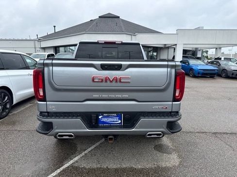 Used 2024 GMC Sierra 1500 AT4 w/ AT4 Premium Package AWD/4WD image 12