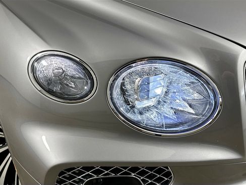 Used 2023 Bentley Bentayga Extended Wheelbase AWD/4WD image 13